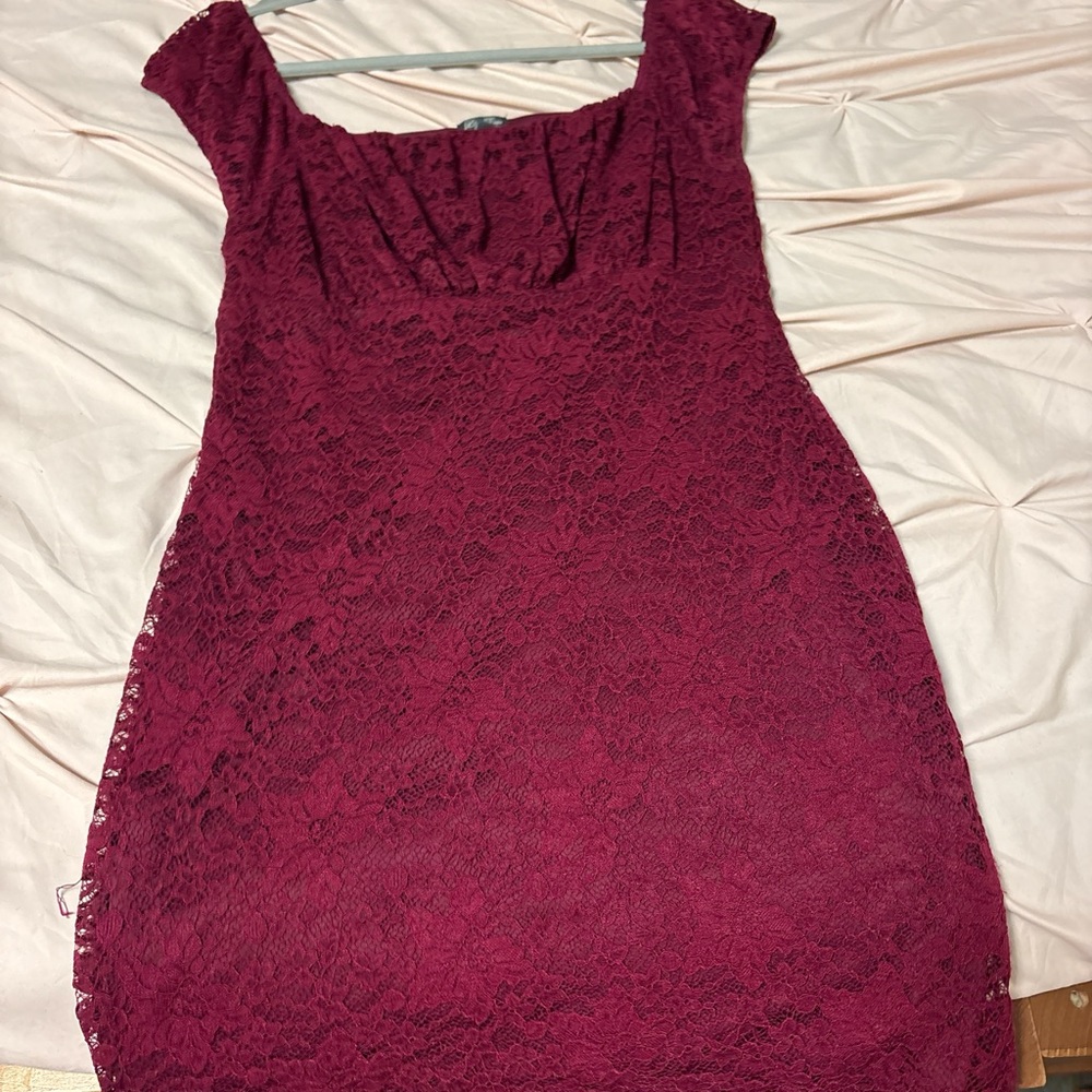 Lily Rose Red Sheath Mini Dress with Scoop Neck